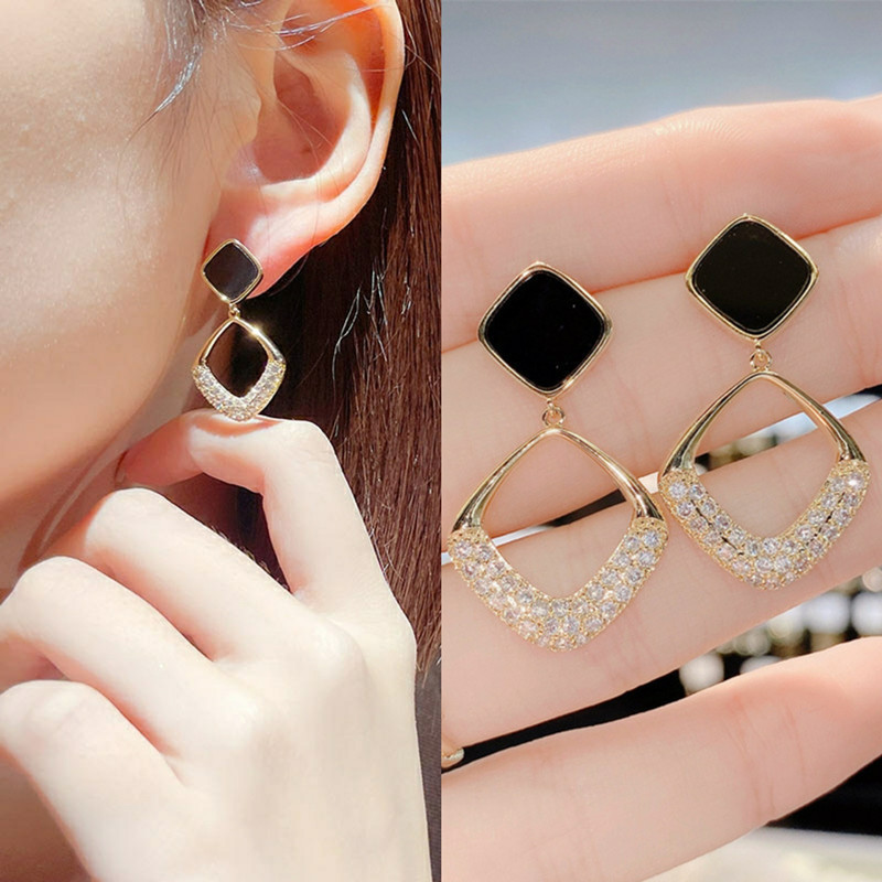 S925 Silver Needle Korean square earrings with geometric diamonds, new fashionable and stylish design, stud earrings for women full figure