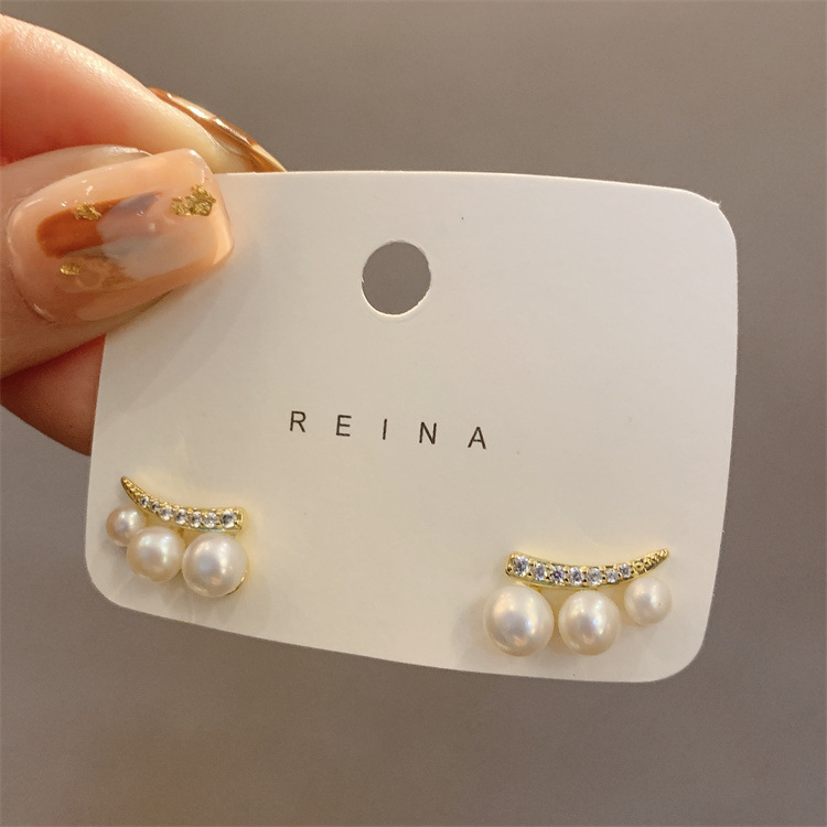 S925 Silver Needle Korean pearl Stud earrings in a cold and simple style for women, small and anti-allergy, light luxury and niche design full figure