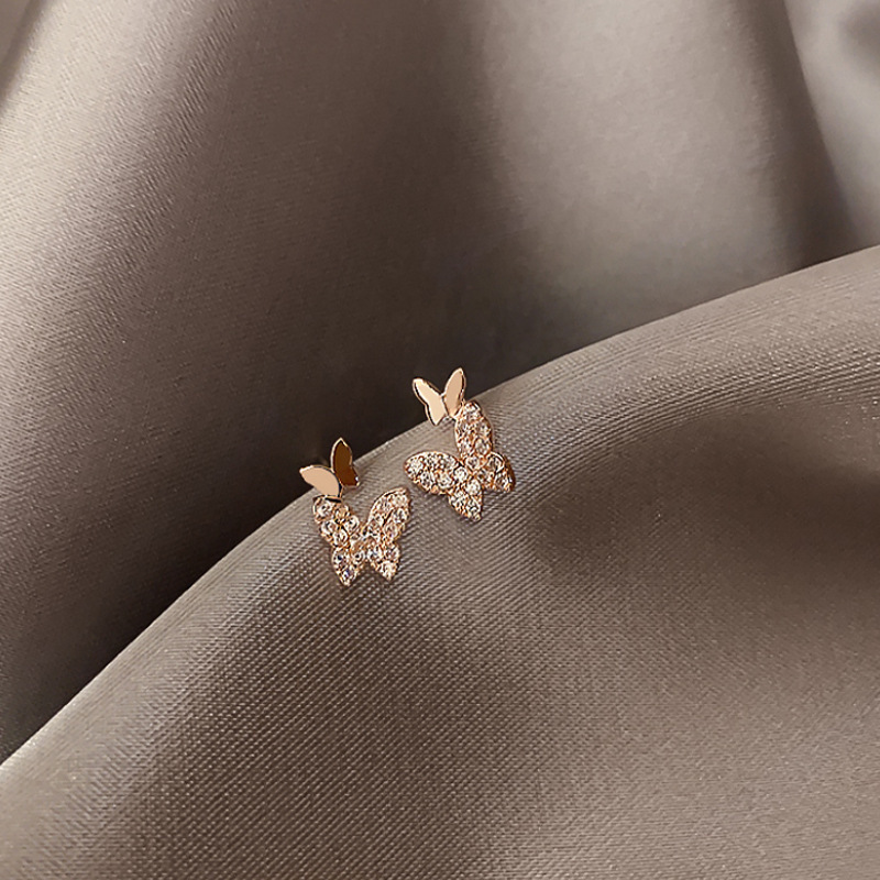 S925 silver needle stud earrings, Dongdaemun, South Korea, water diamond dynamic butterfly earrings, female Internet celebrity, super ethereal and fashionable earrings Specification drawing