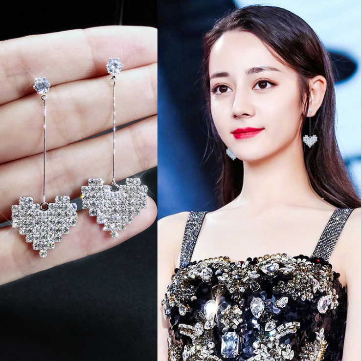 S925 sterling silver heart-shaped full diamond earrings for women, Korean style earrings, long, personalized and versatile earrings, internet-famous earrings Application Scenario