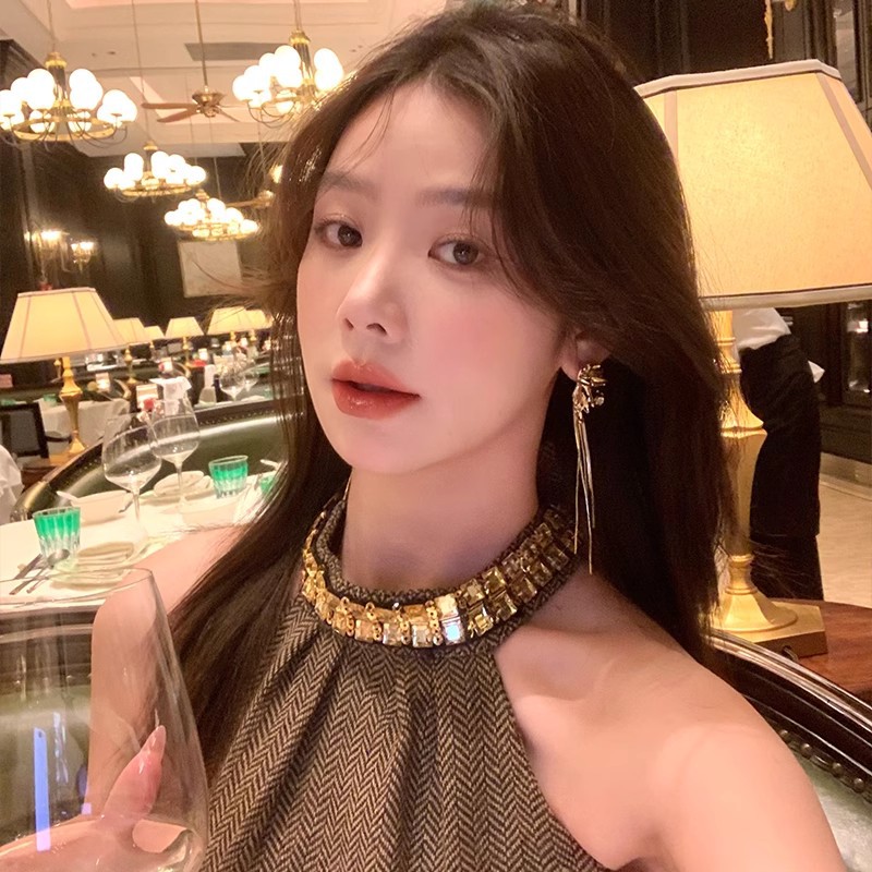 Moonlit Night Gilding ~ Metal petal tassel earrings, high-end and elegant earrings for women, grand and unique stud earrings paired with evening gowns details Picture