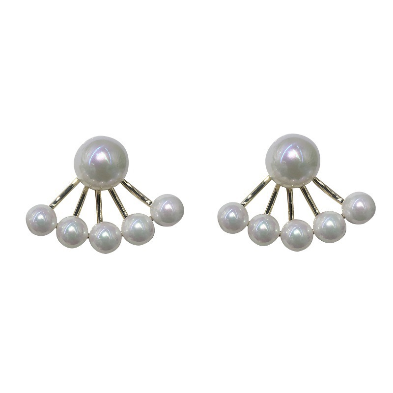 The new 925 silver needle, fresh and delicate fan-shaped pearl earrings are sweet, simple and versatile, super ethereal and niche earrings for women Item Picture