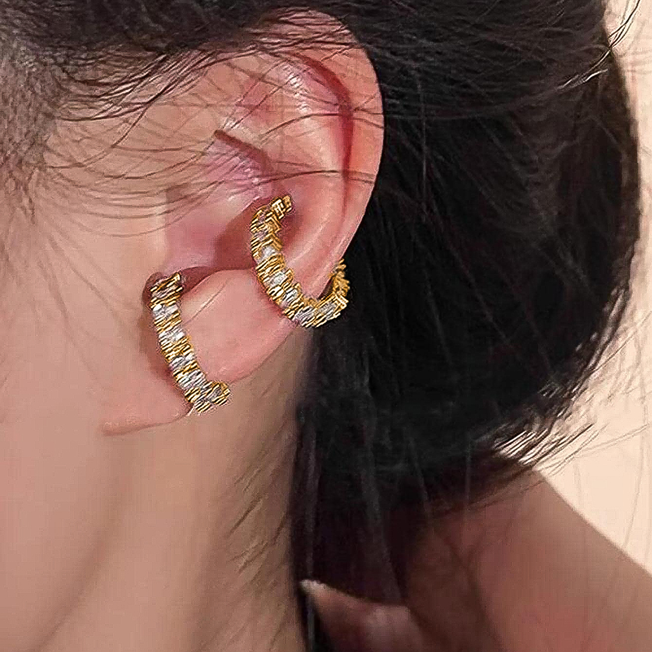 Cross-border copper gold-plated zircon no-ear hole ear clips, creative, simple and fashionable earrings, super shiny single-row diamond ear bone clips full figure