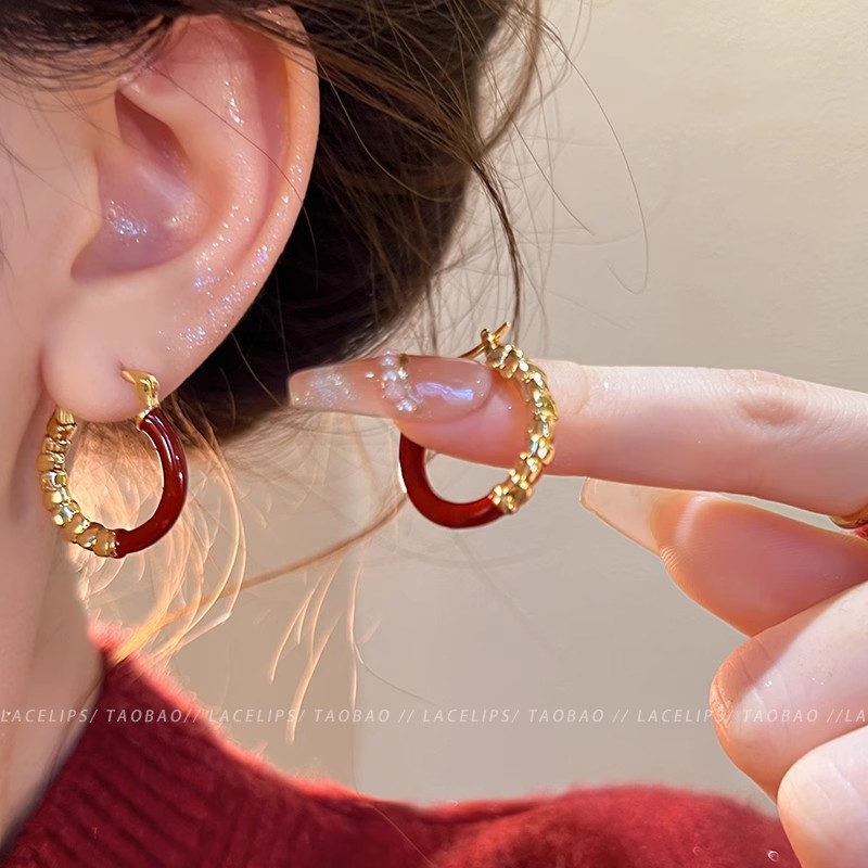 Gold, silver and red patchwork ear studs, a niche design for women, retro Hong Kong-style wine red earrings, fashionable and versatile earrings details Picture