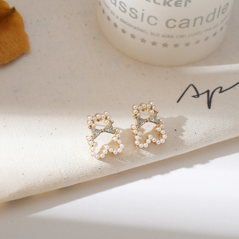 S925 Silver Needle, sweet and cute little bear pearl stud earrings, trendy, creative and fashionable, internet-famous earrings style, simple and small full figure