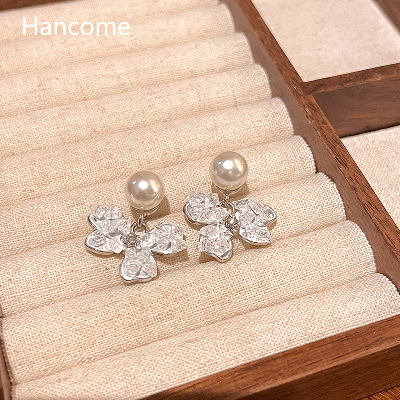 Forest-themed flower crystal pearl stud earrings, women's blue gradient high-end earrings, niche design high-end earrings Specification drawing