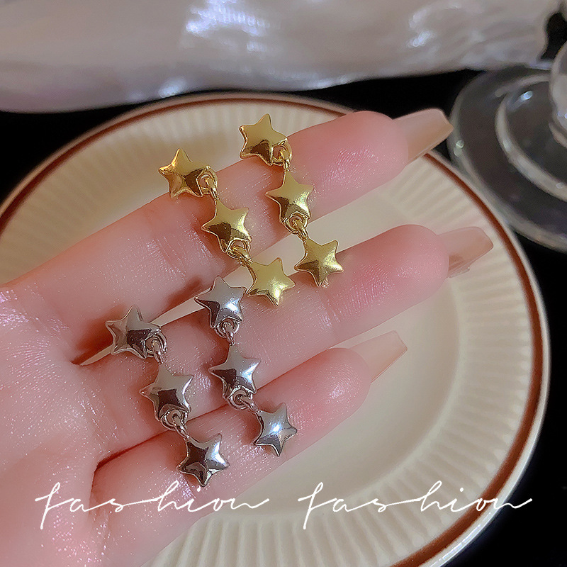 High-end, exquisite star tassel stud earrings, Japanese and Korean niche design, long face slimming earrings, French retro earrings Application Scenario