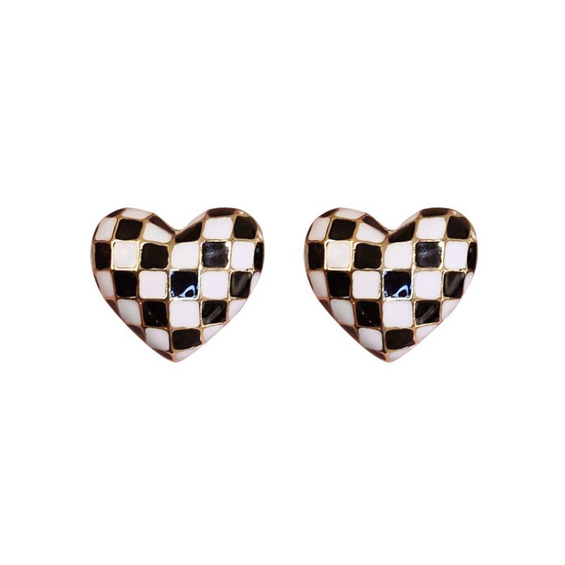 925 Silver Needle Oil Drop Checkerboard heart-shaped Stud Earrings, Korean small fairy tale sweet earrings, forest-style ins style earrings for women Application Scenario