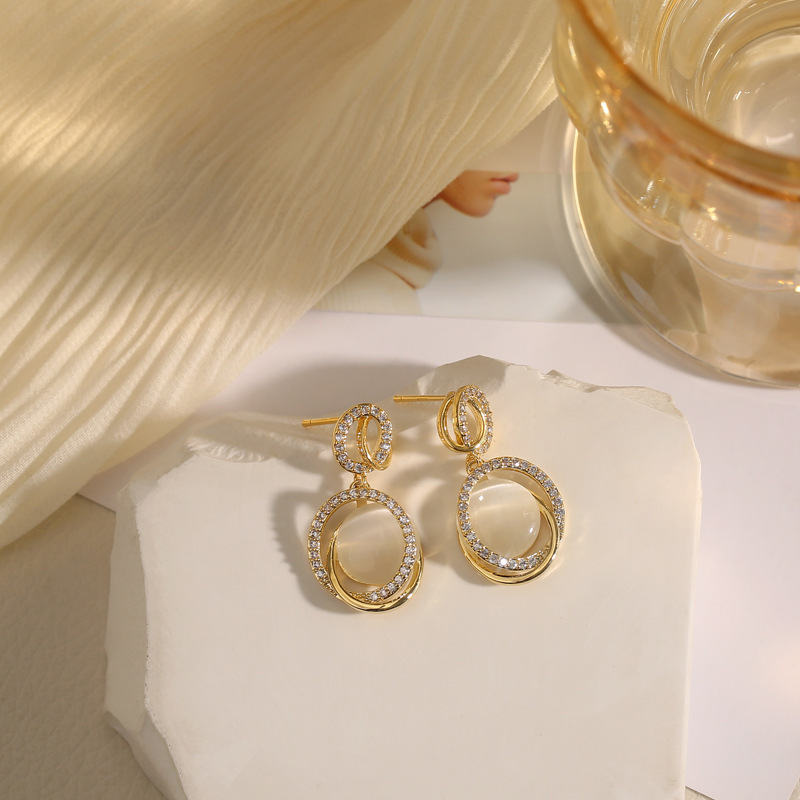 S925 Silver Needle cat's Eye Earrings, new trendy design, fashionable and versatile, niche design earrings, mid-length for women Specification drawing