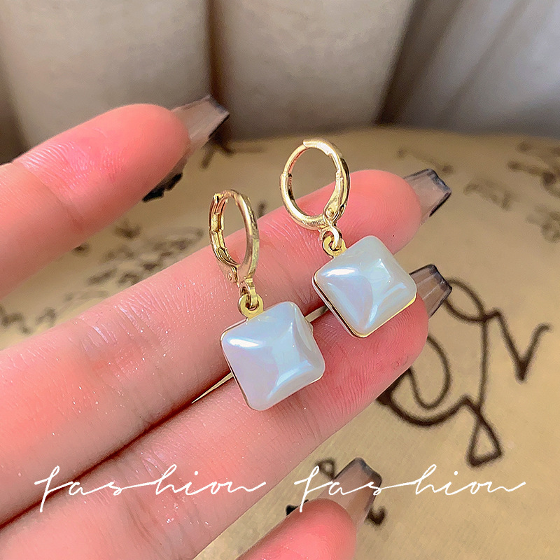 High-end pearl earrings, unique women's earrings, stylish stud earrings, 2023 new trendy bestsellers, niche geometric earrings full figure