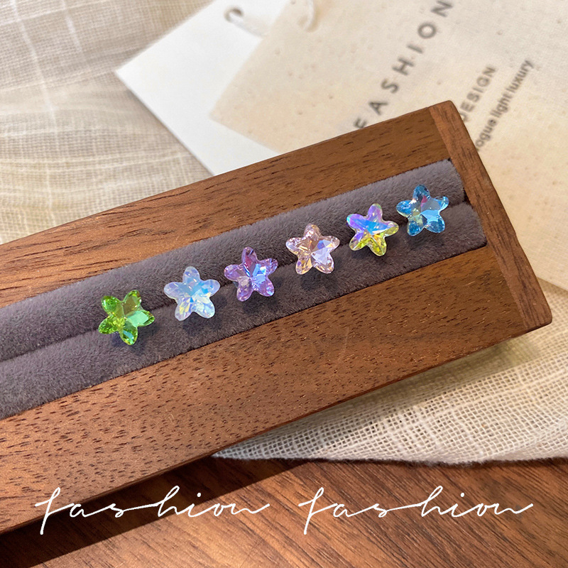 Colorful Zircon star Stud earrings for Women 2025 New bestseller, small and versatile ear-nourishing earrings, exquisite and high-end earrings Application Scenario