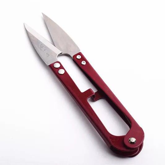 Large Zhang Xiaoquan yarn shears, small scissors, thread scissors, U-shaped large yarn shears, clothing thread scissors, J41570100 Application Scenario