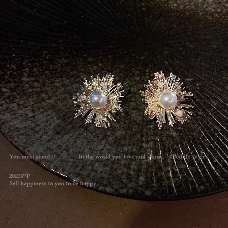 Sunflower pearl stud earrings with a light luxury and high-end feel, unique and exaggerated earrings, European and American style, niche design sense earrings for women details Picture