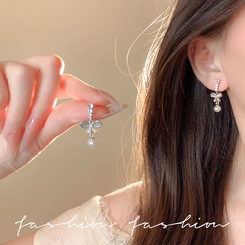 Super fairy-like bow pearl long tassel earrings with unique charm, niche stud design sense, high-end earrings for women details Picture