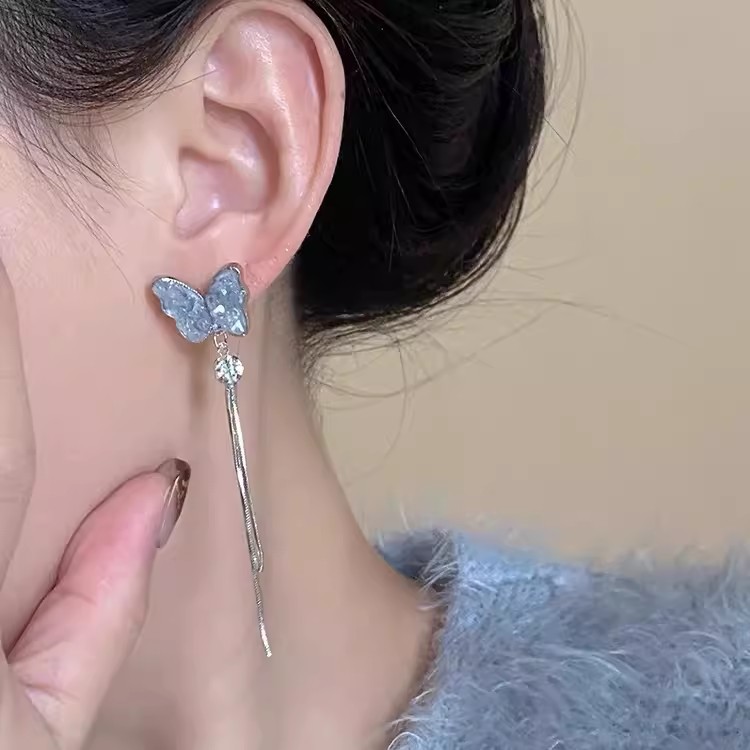 The super ethereal blue butterfly tassel stud earrings are a new 2024 bestseller for women. They exude a high-end feel and are versatile and stylish earrings for Internet celebrities Application Scenario