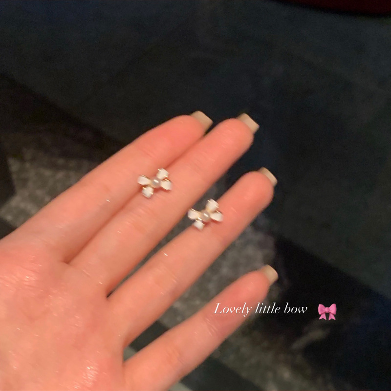 s925 Silver needle bow pearl Earrings in an ins style, with a unique and high-end feel, simple and elegant, versatile earrings for women Specification drawing