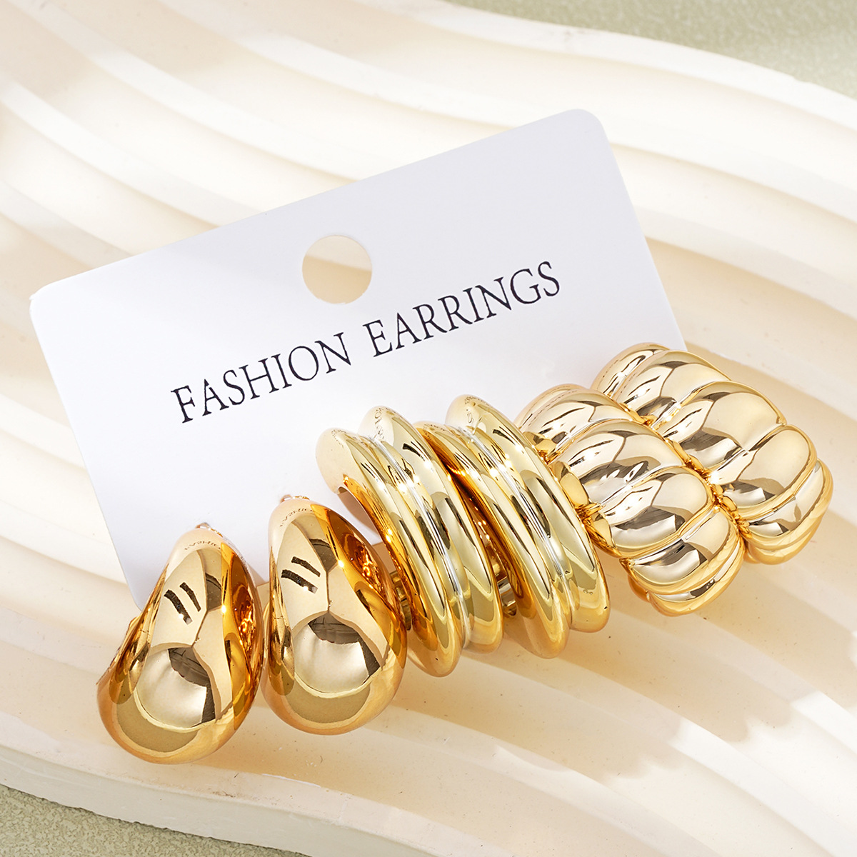 A set of 3-piece cross-border new European and American style high-end textured gold CCB line earrings, fashionable and elegant women's earrings and accessories Specification drawing