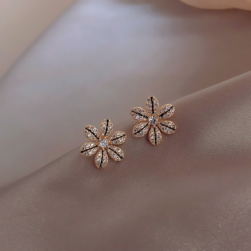 S925 Silver Needle Mini Fragrance Lily Flower Stud Earrings, a new versatile Korean women's short and stylish ins earrings Specification drawing