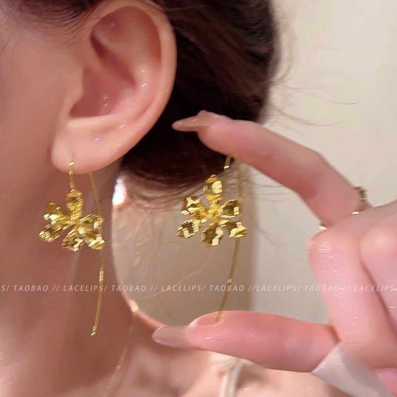 Iris Story French Texture Petal Earrings, women's light luxury high-end earrings, niche design fashionable earrings full figure