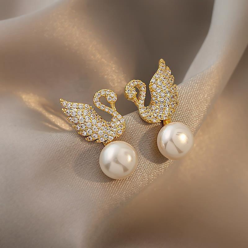 S925 Silver Needle Korean version Swan Full diamond pearl Stud earrings, light luxury, high-end, elegant, simple and individual earrings and earrings for women full figure