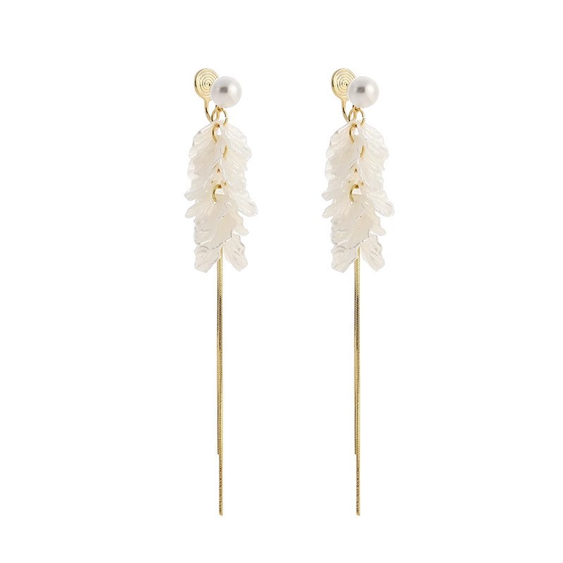Summer pearl white petal tassel earrings, high-end and light luxury earrings, women's seaside vacation style stud earrings Item Picture