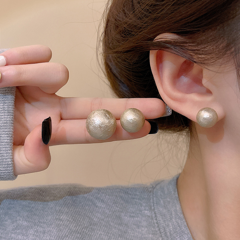 S925 Silver needle large pearl stud earrings for women, retro French style cotton earrings, the same as the popular Hepburn style earrings details Picture