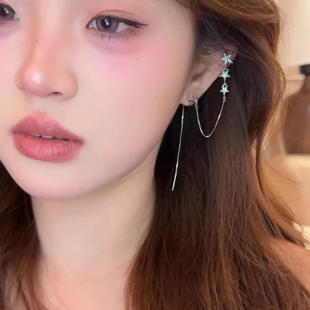 So exquisite! Sparkling diamond star tassel earrings, stud earrings, ear bone clips, one-piece earrings, light luxury and high-end style, elegant earrings for women Application Scenario