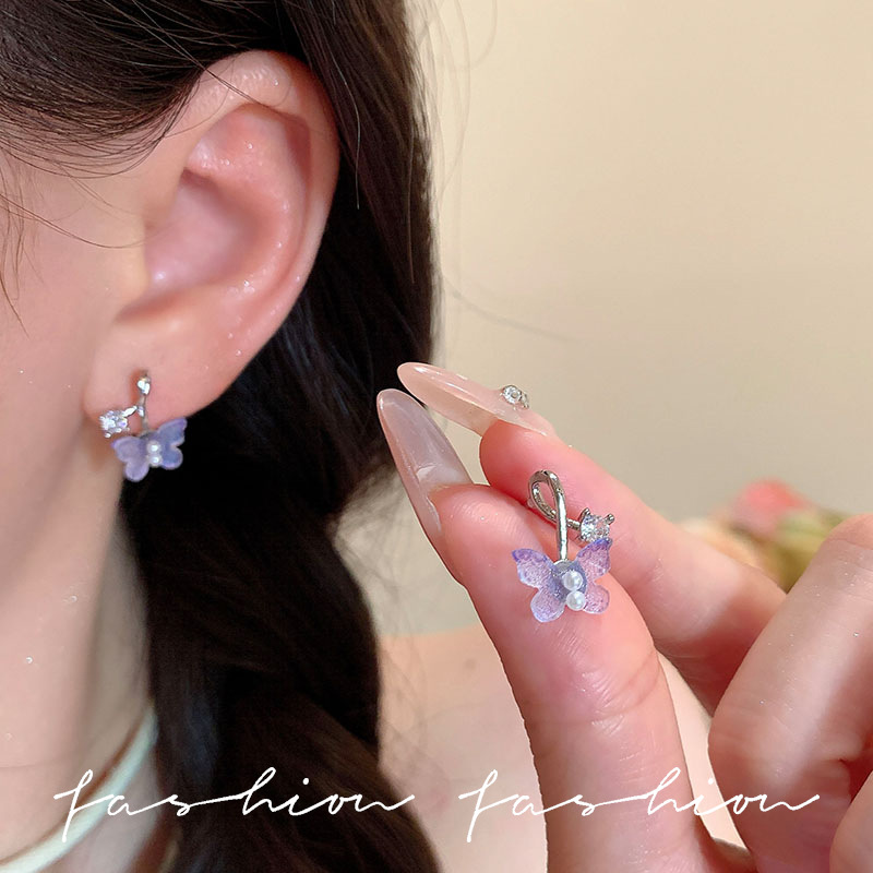 Gradient blue butterfly pearl stud earrings, light luxury and high-end zircon earrings, fashionable and unique, sweet cross-shaped earrings Specification drawing