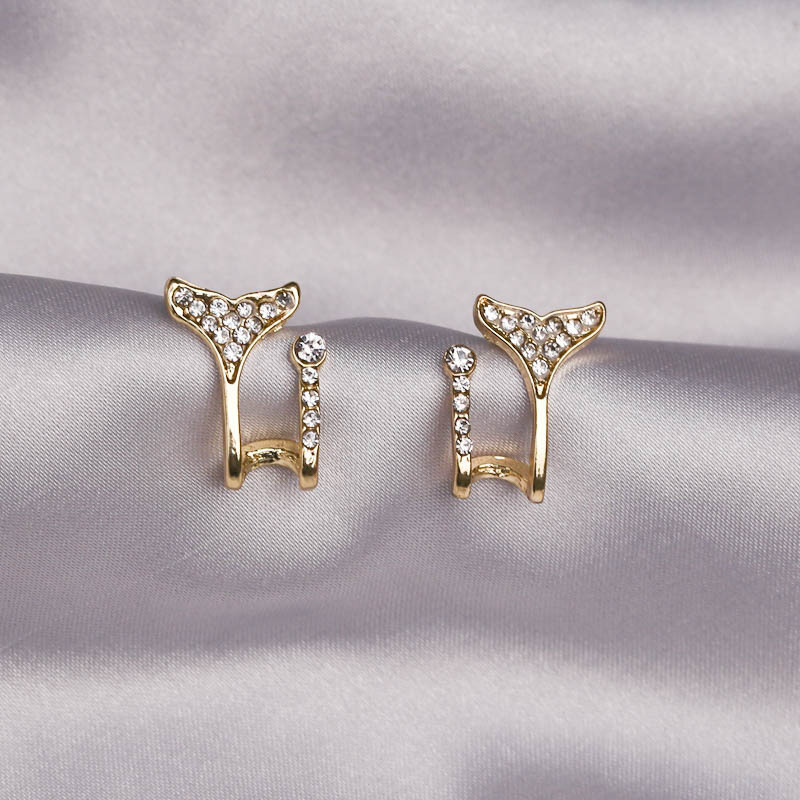 S925 Silver needle fishtail earrings exude a feminine charm and a goddess-like vibe. Round faces can make you look slimmer. A new style of Korean internet-famous earrings with a delicate fragrance details Picture