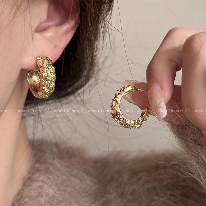 Irregular gold earrings, 2025 new bestseller, high-end stud earrings, women's niche design ear rings, unique earrings full figure