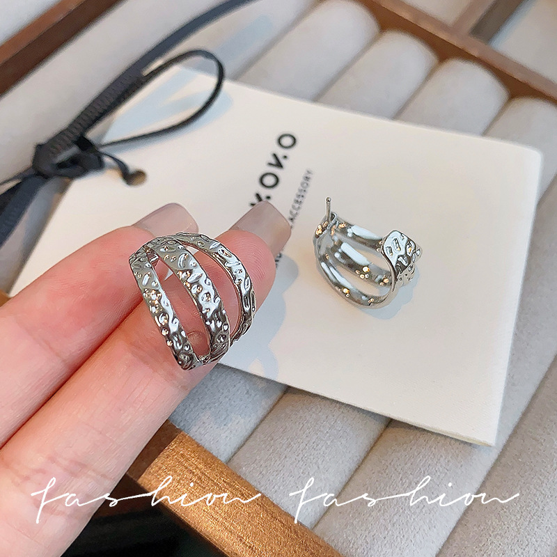 Micro-inlay fashionable and elegant, versatile stud earrings for women 2025 new stylish earrings, niche design sense, high-end feel, women's earrings full figure