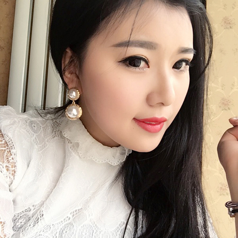 Korean style multi-layer pearl earrings, ins simple French retro stud earrings, 925 silver needle earrings wholesale Application Scenario