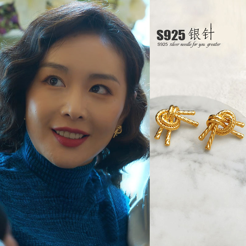 The S925 silver needle earrings with a unique design and a light luxury feel for women, the same style as the "Mad Dog Big Sister", are available for wholesale full figure