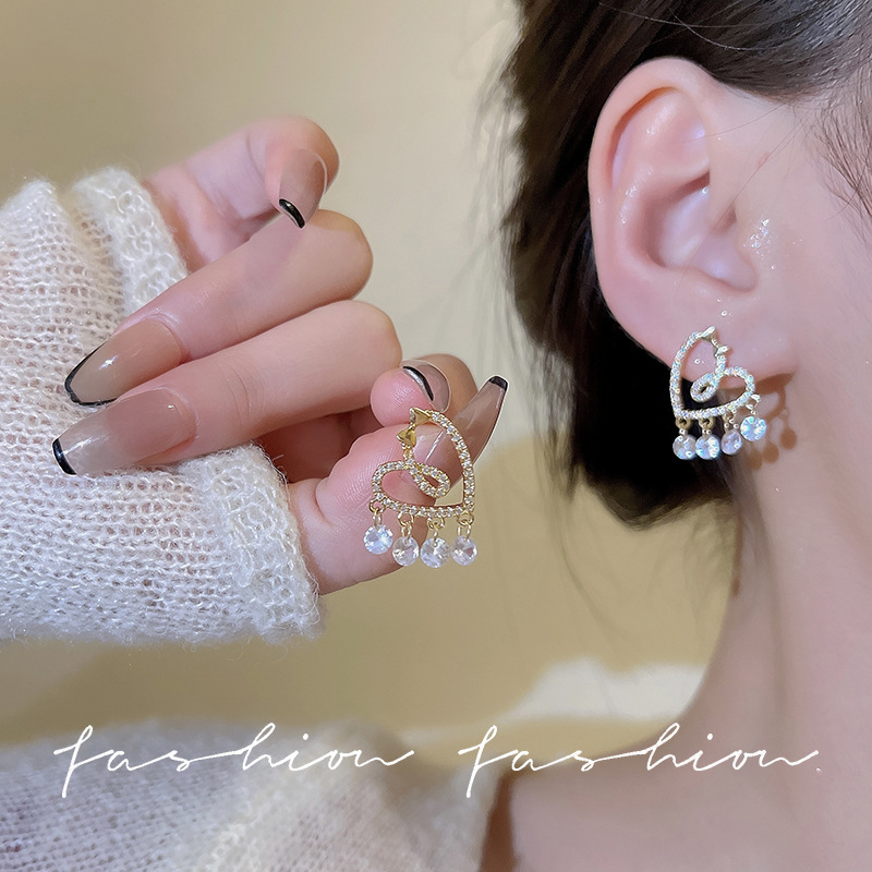 925 Silver Needle diamond-encrusted zircon tassel heart earrings, Korean fashionable and versatile stud earrings, simple and elegant earrings wholesale Specification drawing