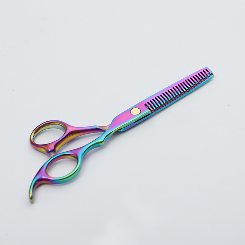 Factory wholesale flat scissors, tooth clippers, hair clippers, hair salon family haircuts, straight hair beauty, 6-inch color hair clippers in stock Application Scenario