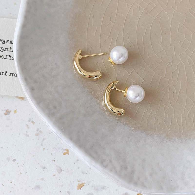 2023 New Design sense, elegant pearl earrings, high-end, niche and individual stud earrings, women's rear hanging light luxury earrings Application Scenario