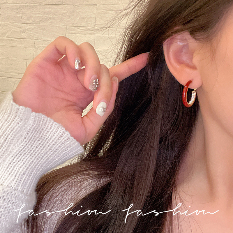 Fashionable, elegant, simple and versatile red circle earrings, exquisite, light luxury, niche design, high-end feel, slimming ear rings for women Specification drawing