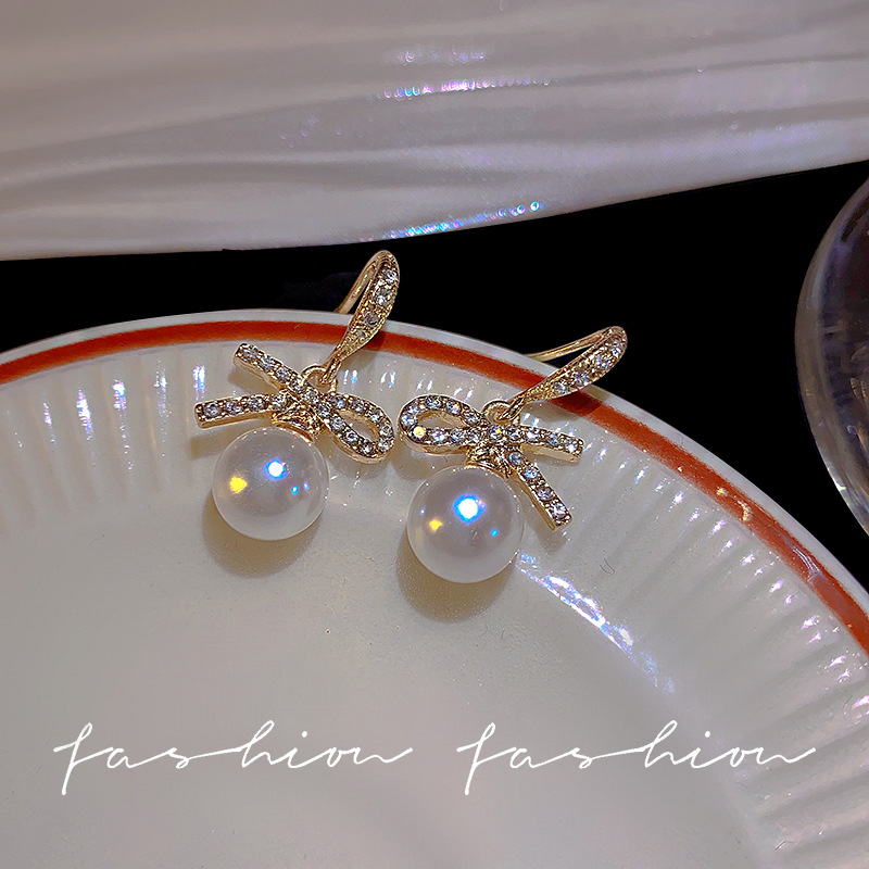 Bow pearl stud earrings, trendy and stylish, versatile earrings, 925 silver needle, niche, light luxury, high-end earrings Specification drawing