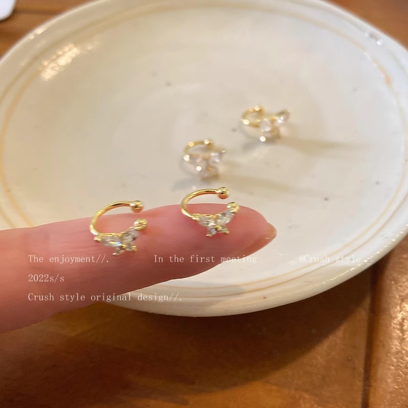 Butterfly no-ear Piercing Ear Clip for Women 2025 New light luxury Niche ear bone clip, high-end, unique and exquisite earrings and earrings Application Scenario