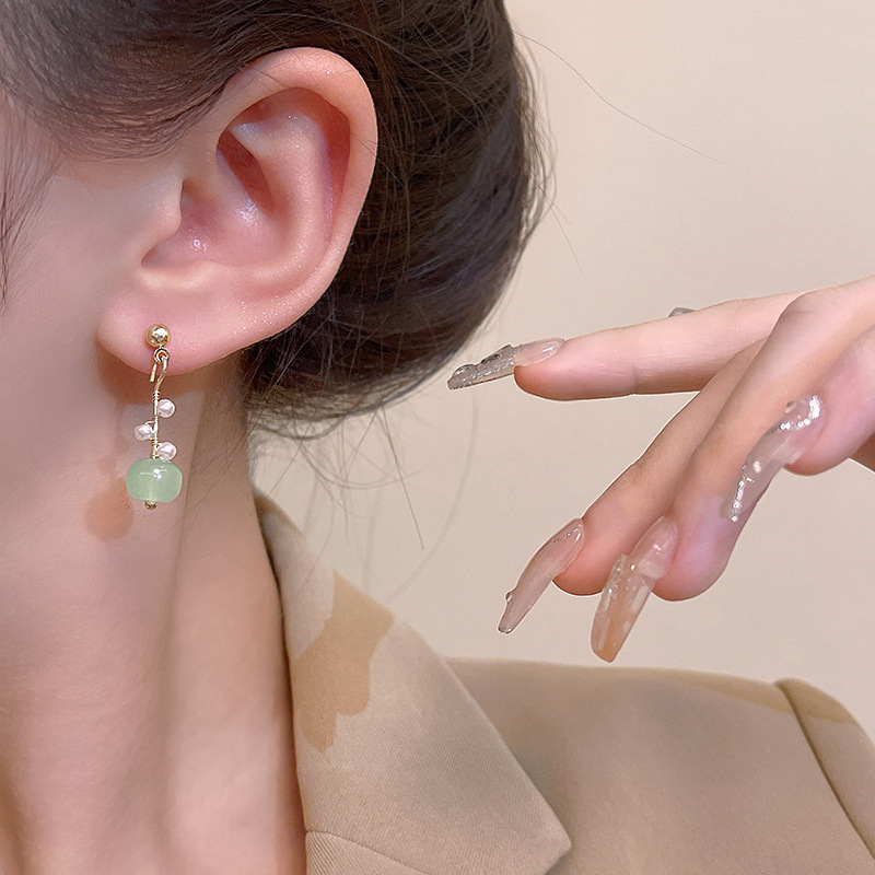 925 Silver Needle Hetian jade Stud earrings, a niche and light luxury wound pearl earrings for women, a new style of elegant and simple earrings wholesale details Picture