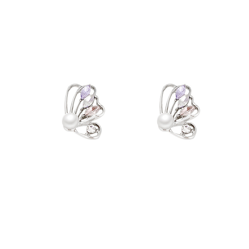 Hollowed-out butterfly pearl earrings, Japanese and Korean cold style, sweet and cool, niche and light luxury stud earrings, fashionable and trendy, elegant earrings Item Picture