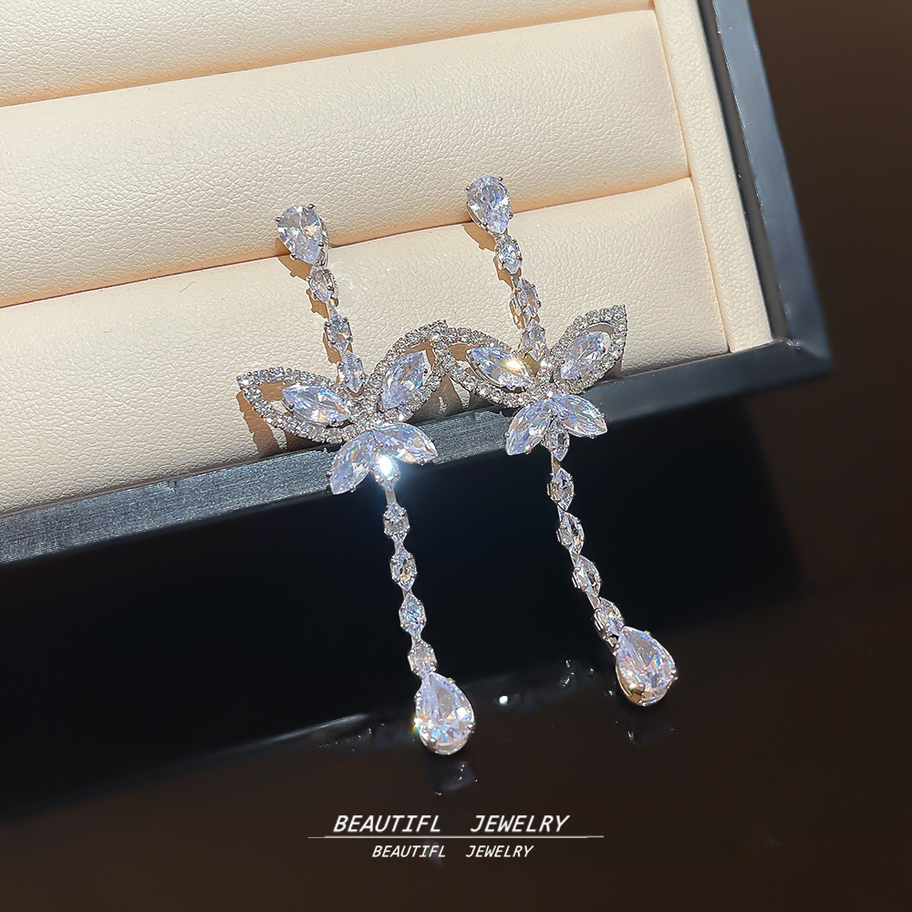 Fashionable and elegant, super sparkling tassel earrings, light luxury and high-end feel, butterfly stud earrings, 925 silver needle, elegant and versatile earrings for women Specification drawing