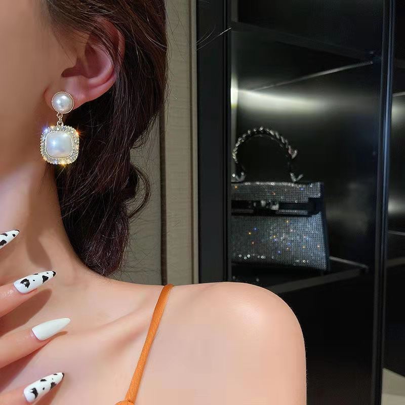 S925 Silver Needle Pearl Zircon Square Earrings, a high-end European and American style earring for women, a trendy 2021 new style Application Scenario