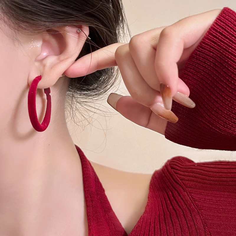 Ankora red velvet large ear rings for women's autumn and winter retro atmosphere, high-end ear studs, niche design, elegant earrings Specification drawing