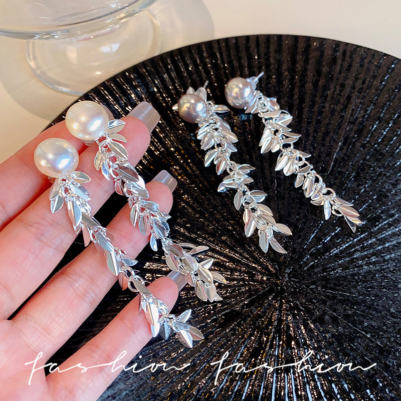 Wavy wheat ears, Japanese mixed style, long tassel stud earrings, women's niche design, high-end sense earrings, exquisite and elegant earrings full figure