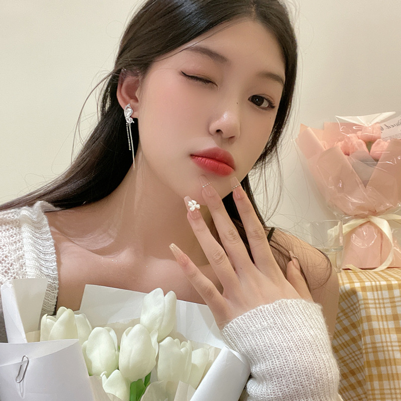 Sweet butterfly tassel earrings, super fairy and niche design, French high-end style, elegant earrings, grand earrings wholesale details Picture