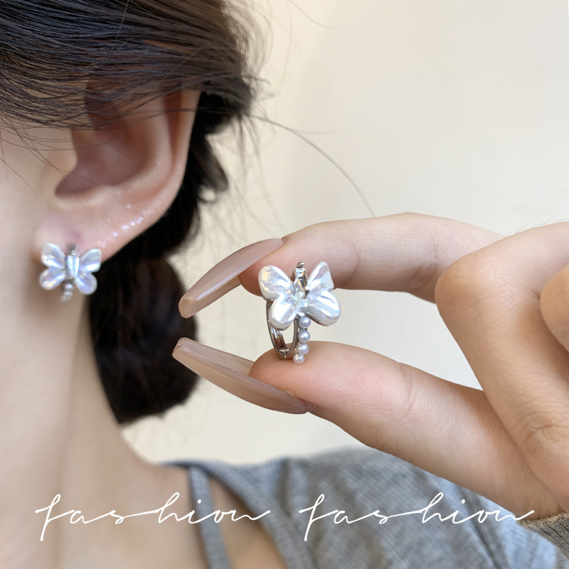 Korean style fashionable, light luxury and high-end zircon butterfly ear buckles, niche design, versatile and elegant, small earrings wholesale details Picture