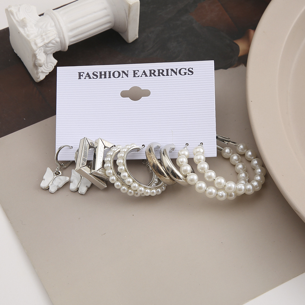 Wholesale of cross-border best-selling pearl-inlaid imitation earrings, creative retro acrylic butterfly ear ring set of 5 pieces Application Scenario