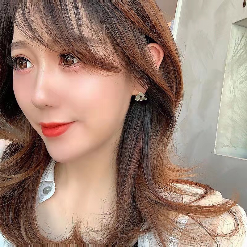 S925 Silver Needle Korean new color contrast geometric triangle retro stud earrings, new trendy, simple and versatile earrings, retro style Specification drawing
