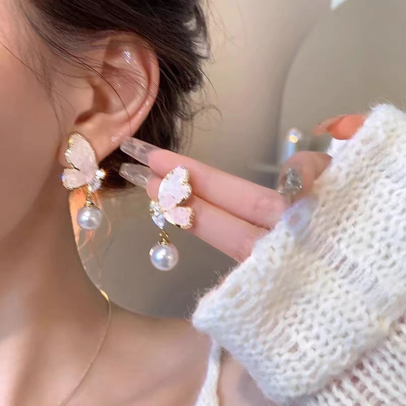 Gradient crystal butterfly pearl stud earrings for women 2024 new niche design light luxury earrings, Korean-style high-end earrings details Picture